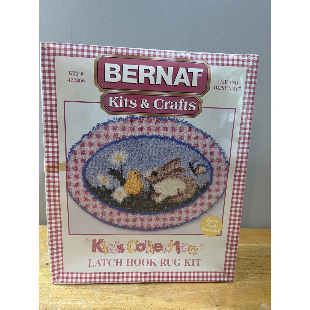 Vtg Bernat Me and Daisy‎ Mae Latch Hook Rug Kit 422406 Kids Bunny Chick
